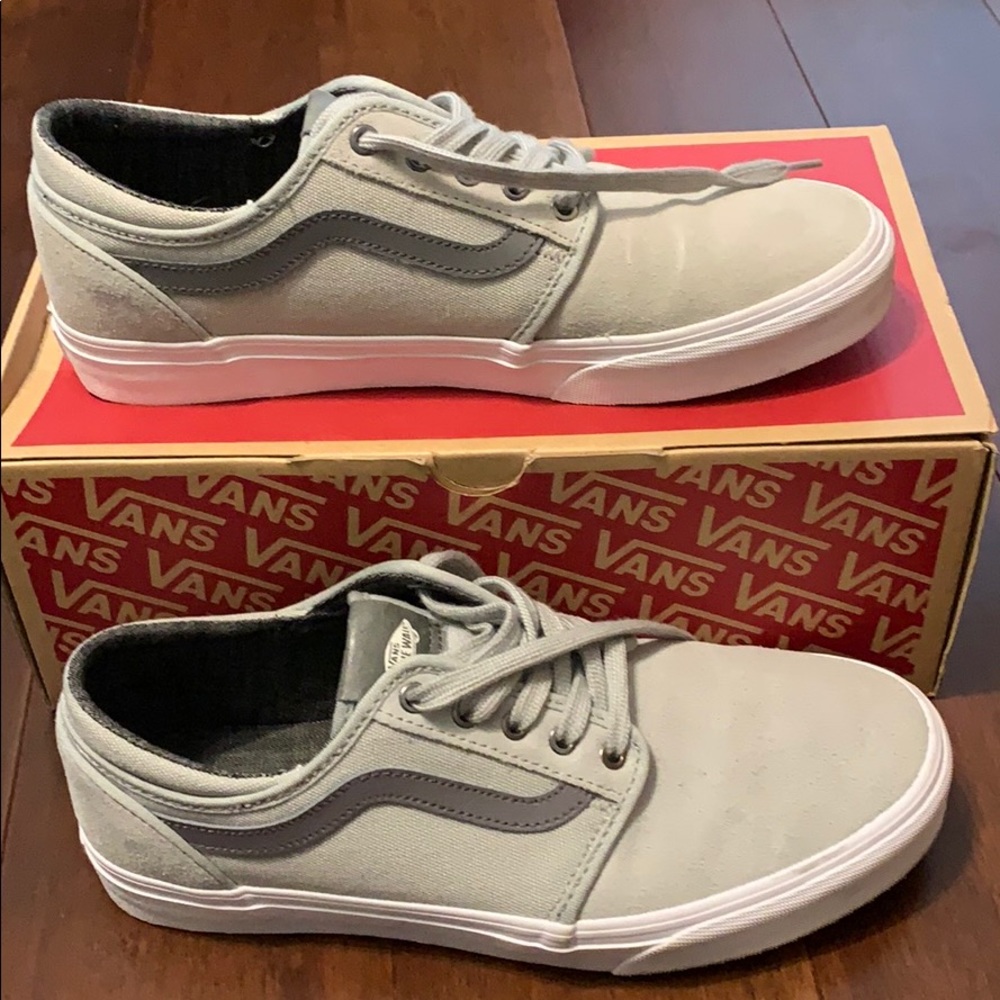 Vans - Picture 2 of 4